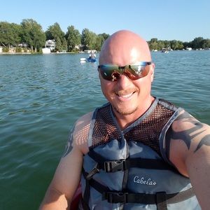 Meet your Posher, Joshua